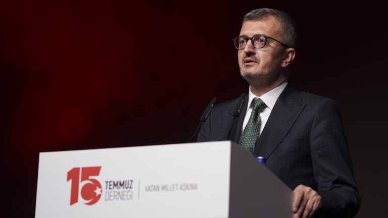 İletişim Başkanı Duran, Pakistan'ın Bağımsızlık Günü'nü kutladı