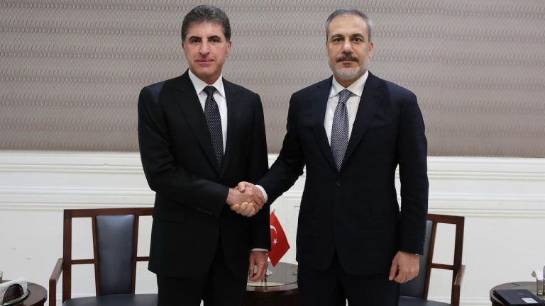 Bakan Fidan, IKB Başkanı Neçirvan Barzani ve IKBY Başbakanı Mesrur Barzani ile görüştü