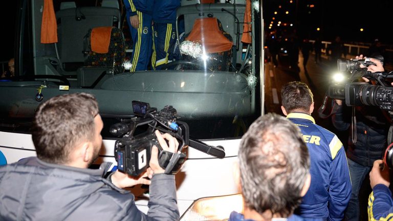 Fenerbahçe otobüsüne saldırı dosyasında gözaltına alınan 4 şüpheliden 1'i tutuklandı