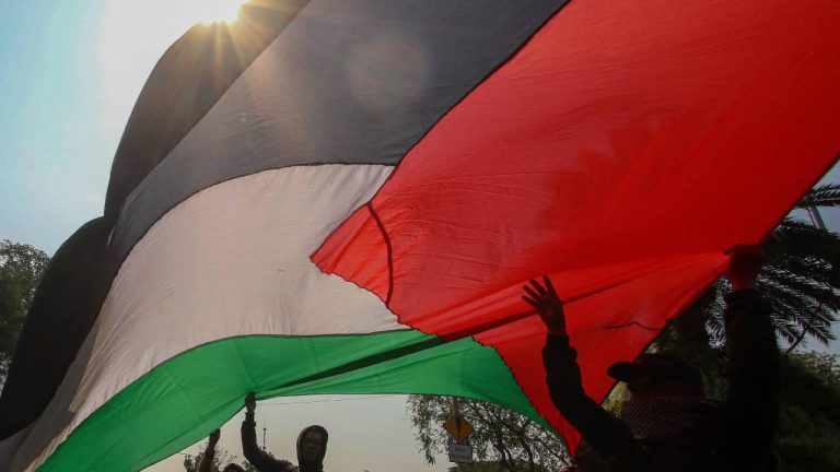 Hamas, Gazze'deki ateşkes anlaşmasının kalıcı hale getirilmesi için Kahire'ye gidiyor