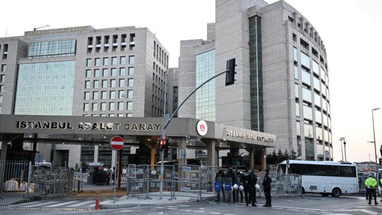 Manifest'in kurucusu Tolga Akış gözaltına alındı