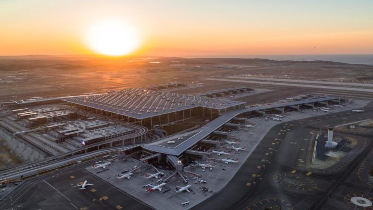 İstanbul Havalimanı'nda yeni zirve: 1739 uçuş ve 290 bin 287 yolcu