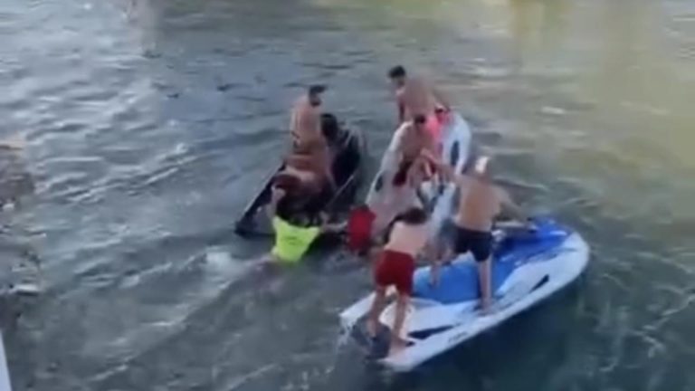 Köprünün ayağına çarpan jetskideki 1 kişi öldü, 1 kişi yaralandı