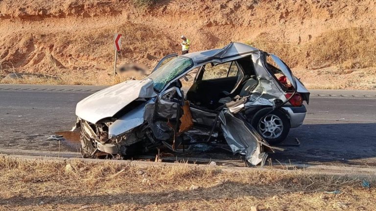 Gaziantep'te iki otomobil çarpıştı: 3 ölü, 3 yaralı