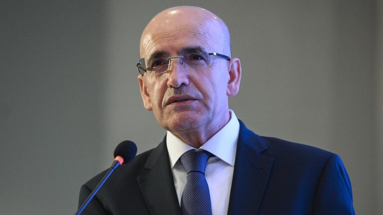 Şimşek'ten mazot açıklaması: Küresel şokun etkisini sınırlıyoruz