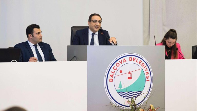Balçova Belediye Başkanı Onur Yiğit görevine iade edildi