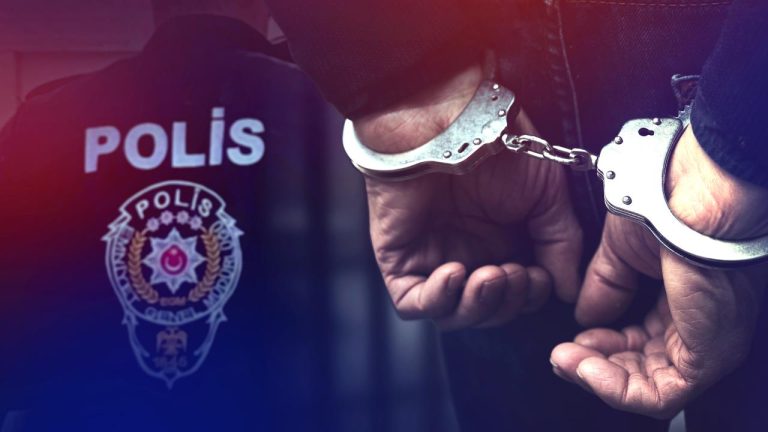 5 bin 715 liralık biletleri 15 bin liraya satan 2 şüpheli tutuklandı
