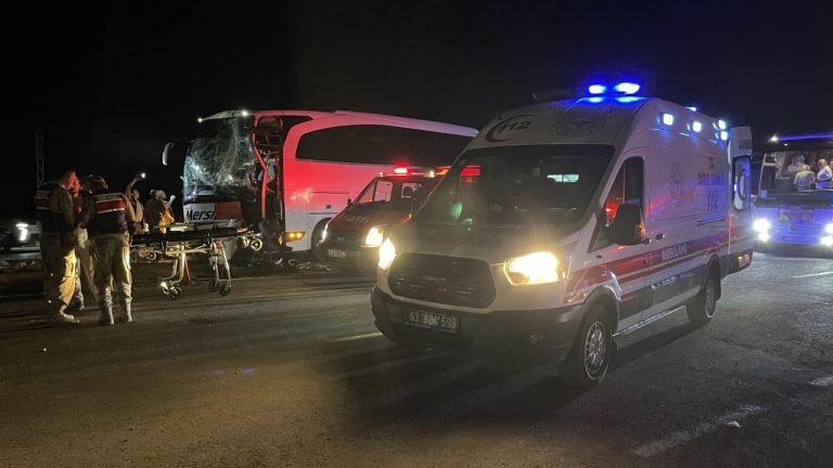 Şanlıurfa'da 2 yolcu otobüsü çarpıştı: Yaralılar var