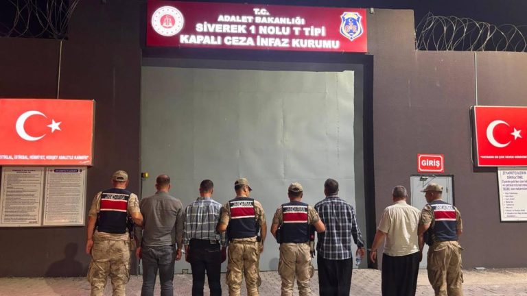 Şanlıurfa'da otomobile ateş edilmesine ilişkin 4 şüpheli tutuklandı