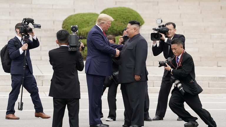 Trump'tan Kuzey Kore'ye İran savaşı jesti