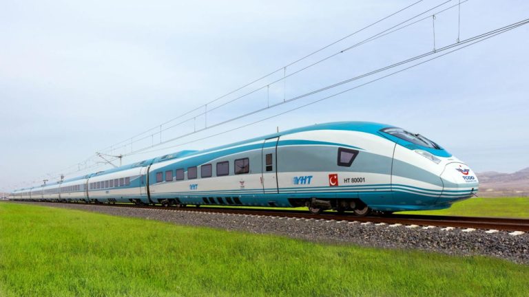 Türkiye'nin demir yolu ağı 24 yılda yaklaşık 3 bin kilometre büyüdü