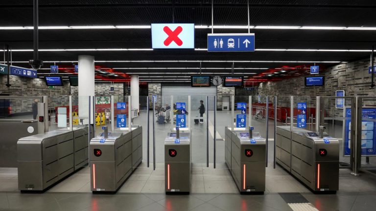 Charleroi Havalimanı'nda hava trafik kontrolörleri gece saatlerinde greve gidecek