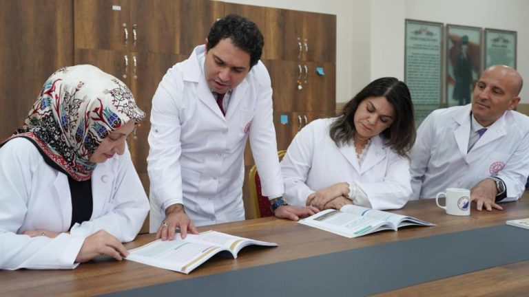 Öğretmen önlüğü için standartlar belirlendi
