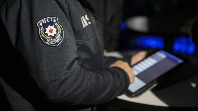 Gaziantep'te araç plakasında değişiklik yapan sürücüye 140 bin lira ceza