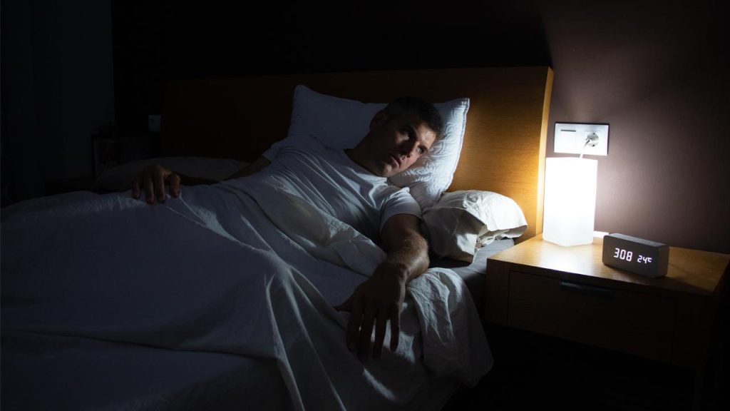 Gece ışıkta uyumak kalbi etkiliyor olabilir
