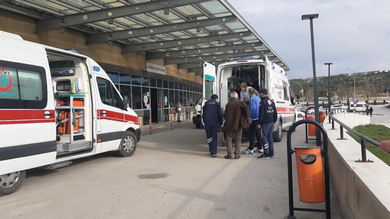 İzmir'de fabrikada patlama meydana geldi: 3'ü ağır 7 işçi yaralandı