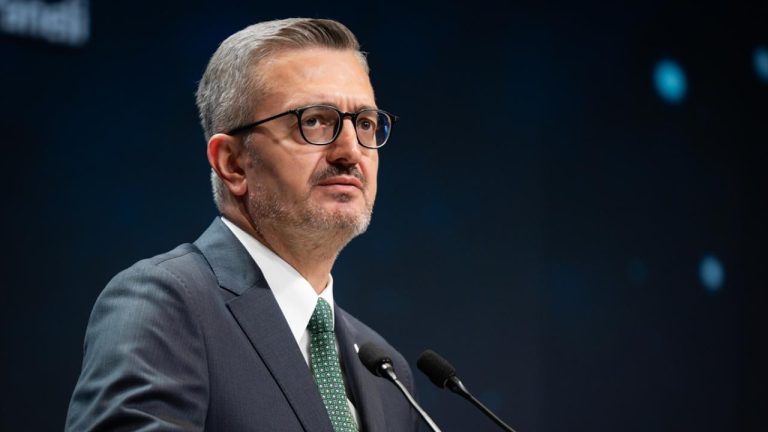 İletişim Başkanı Duran: Vatandaşlarımıza bir an önce sağ salim ulaşılmasını temenni ediyorum