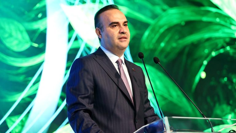 Bakan Kacır: Küresel imalat sanayi katma değerindeki payımızı 2 katına çıkardık